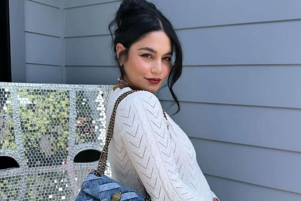 Vanessa Hudgens Ethnicity, Bad Boys, Age, Net Worth, Parents, Boyfriend, Husband, Height, Father, Sister, Relationship