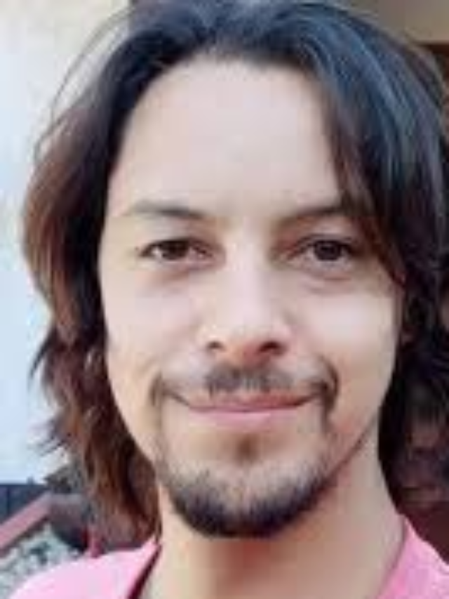 In a recent candid interview, Sebastián Longhi, a former participant of TVN’s reality show VIP Pelotón, revealed a surprising truth about his departure from the show.