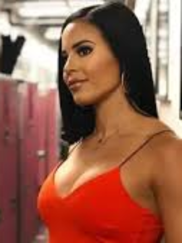 imageCharly Arnolt is a renowned American Television personality, reporter, host, sportscaster as well as a WWE interviewer
