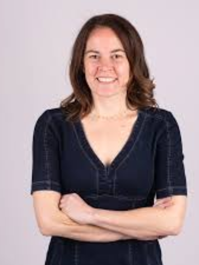 Annie Linskey is a famous American journalist, reporter, news anchor, and TV personality. She is also a recognized public figure.