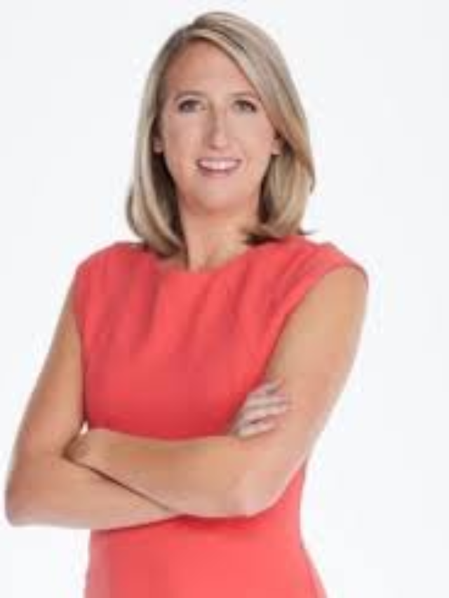 Julia Ainsley works for NBC as a journalist.