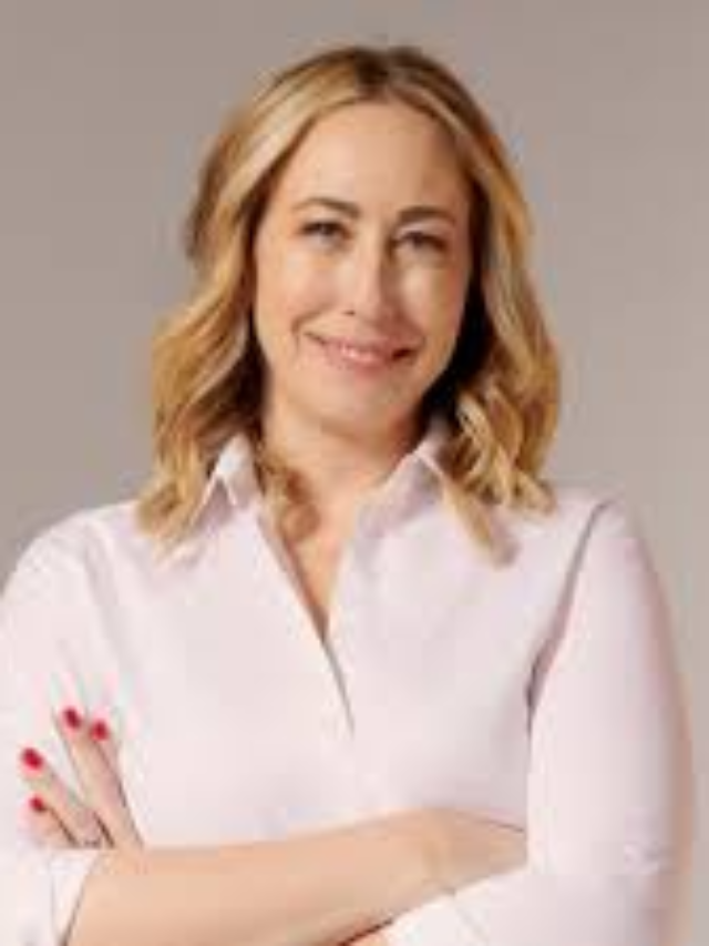 Lisa Lerer is the New York Times National Political correspondent. She covers the political power elections and campaigns.