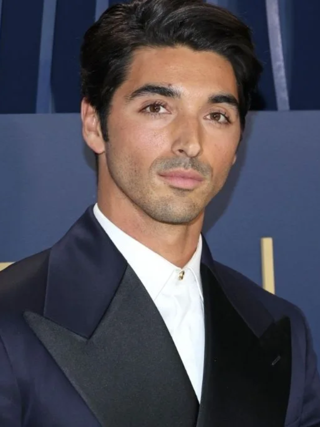Taylor Zakhar Perez is an American actor best known for playing Marco Peña in the popular Netflix movie “The Kissing Booth 2,” which came out in 2020.